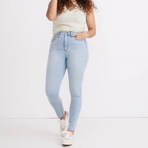 NWOT Madewell 11" High-Rise Roadtripper Authentic Jeans in Meade Wash